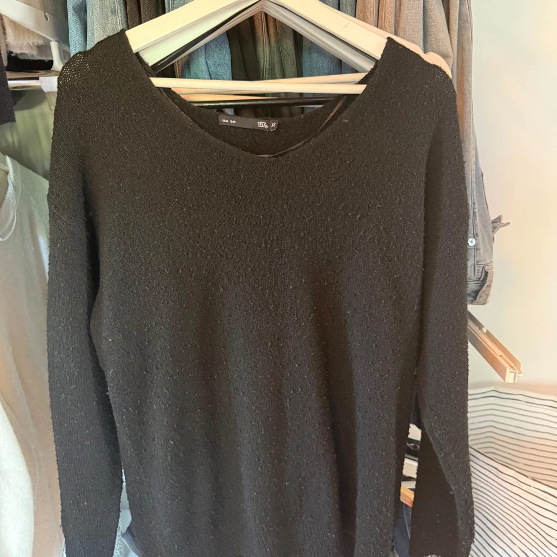 Svart stickad tröja från 157 XS