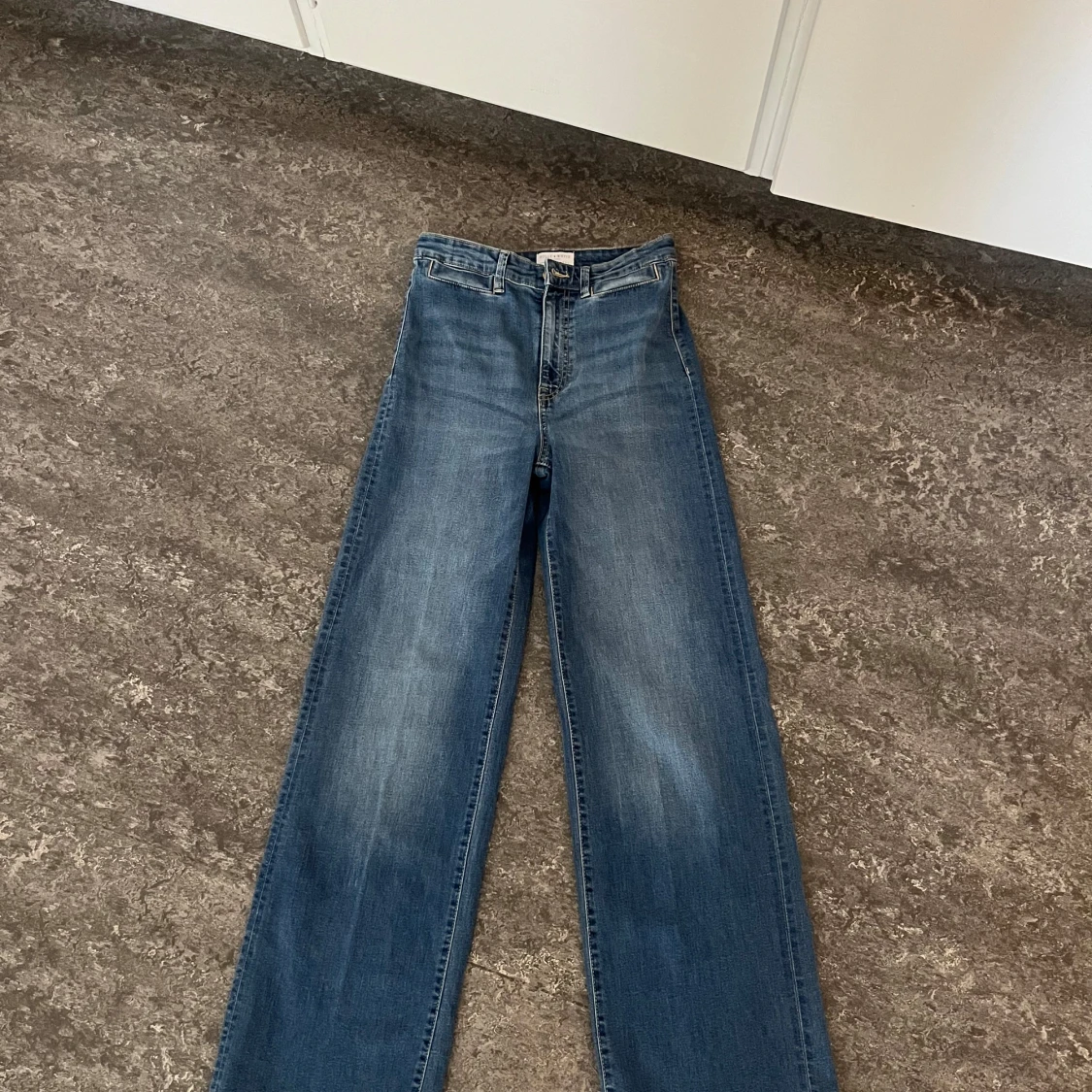 Blåa wide jeans med hög midja