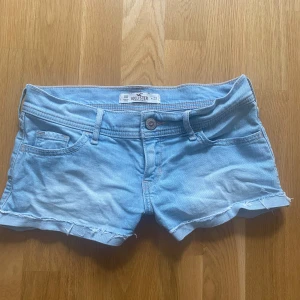 Jeansshorts - Jättefina jeansshorts from hollister som tyvärr inte kommer till användning💗