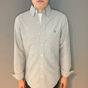 Polo Ralph Lauren skjorta  - Polo Ralph Lauren skjorta | storlek s | skick 10/10 | fraktar via PostNord eller Instabox på köparens bekostnad | hör av dig vid funderingar 