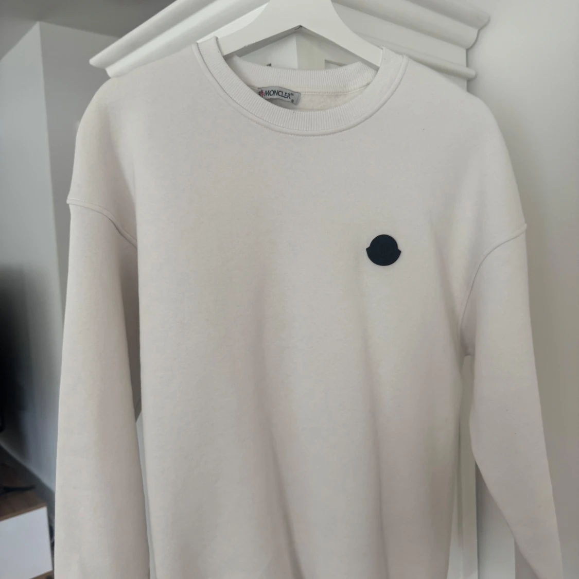 Vit sweatshirt från Moncler