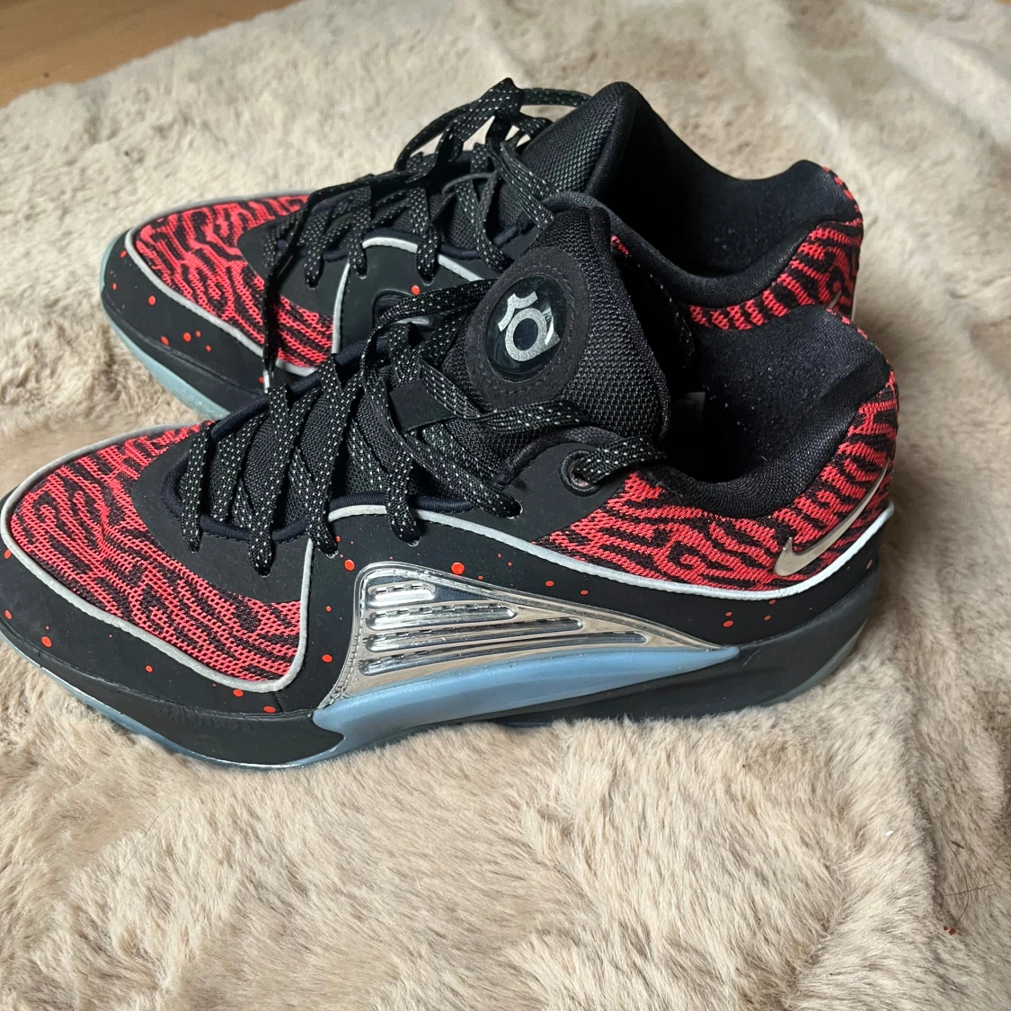 Nike KD Slim Reaper sneakers svart/röd