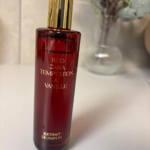 Zara Red Temptation & Vanille parfym - Helt ny, endast testad en gång. 50 ml. 379 kr i nypris. 