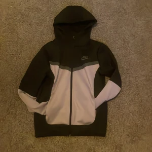 Snygg hoddie  - En hoddie till fritiden 