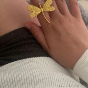 Statementring guldfärgad trollslända ring - fick av min kompis