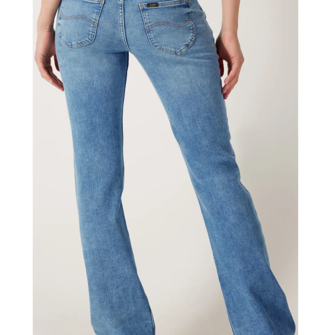 Ljusblå bootcut jeans från Lee