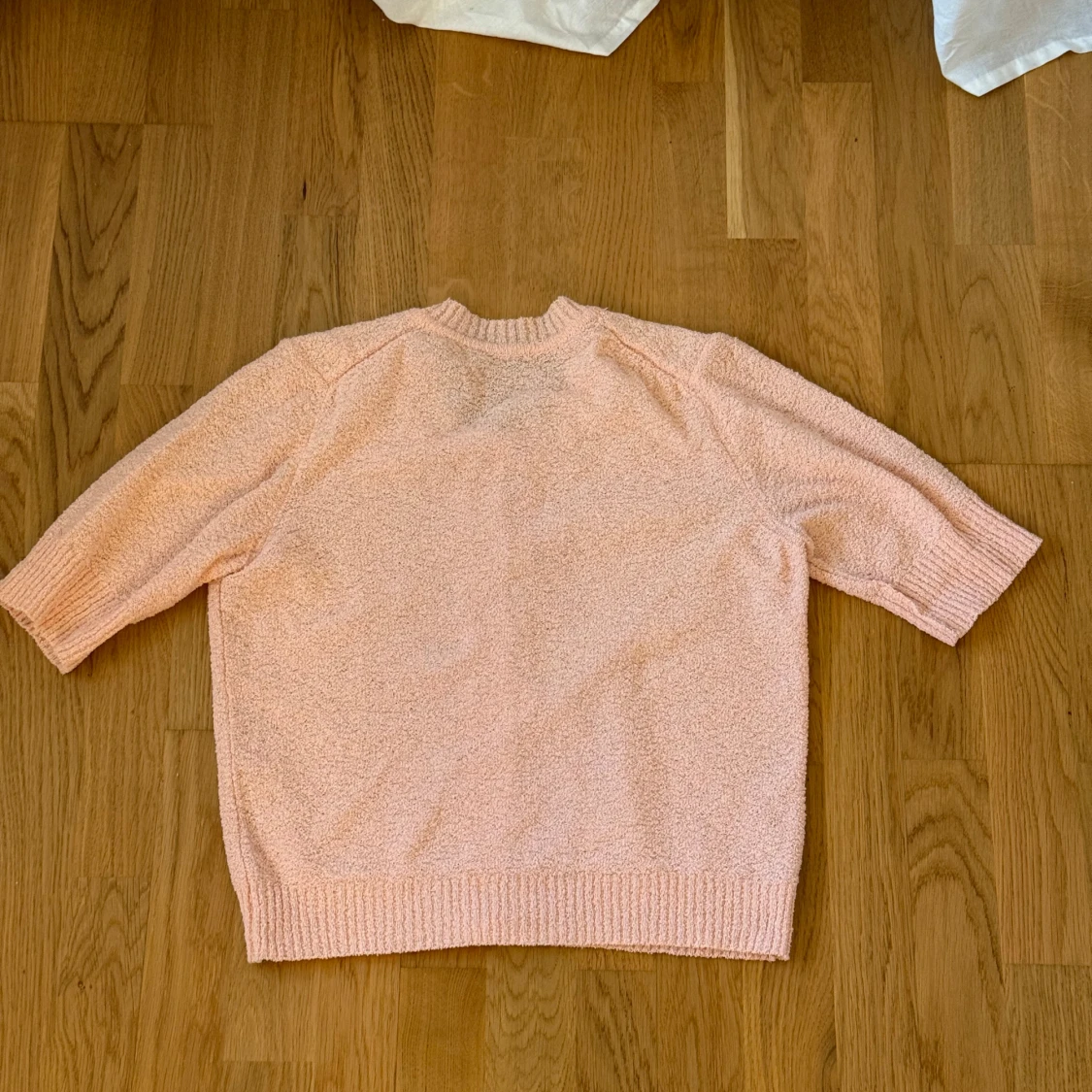 Ljusrosa stickad kofta med knappar - 4