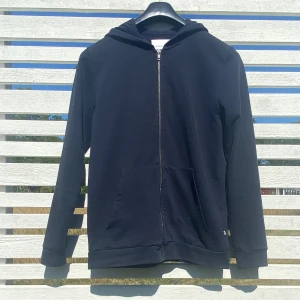 Samsoe samsoe - Snygg hoodie från samsoe samsoe och skicket är 9/10. 