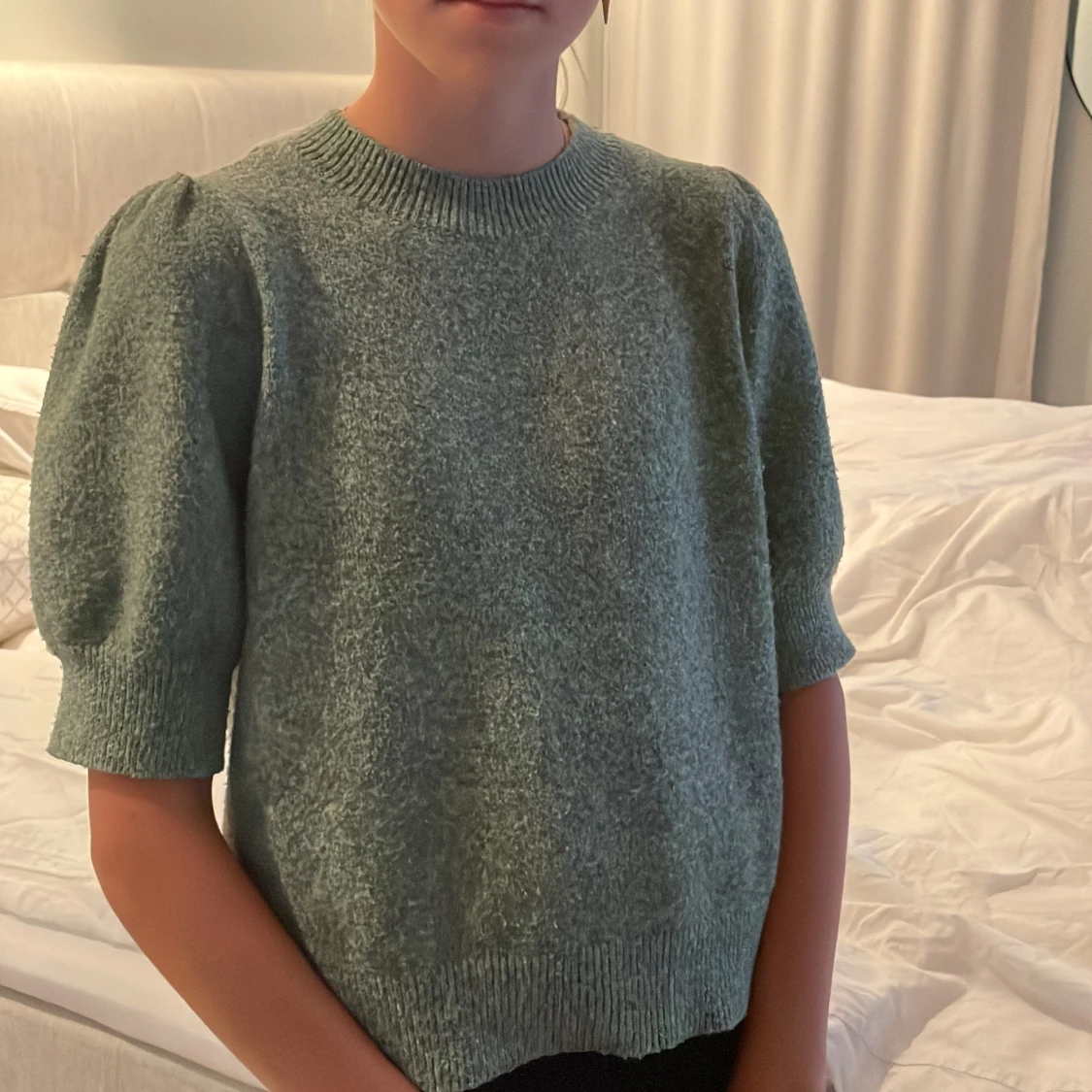 Grön stickad tröja Vero Moda puffärm - 2