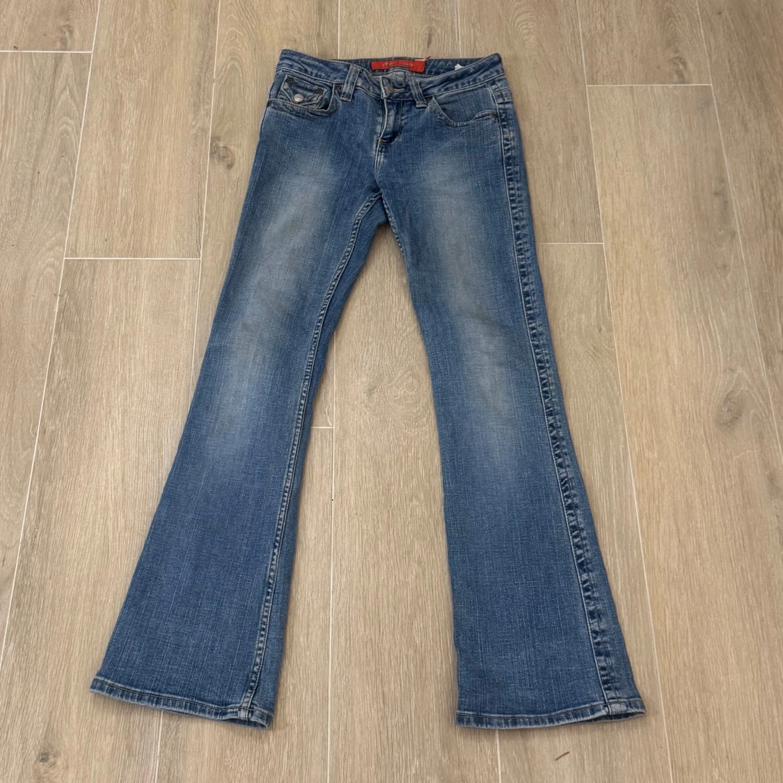 Blå bootcut jeans lågmidja - 4