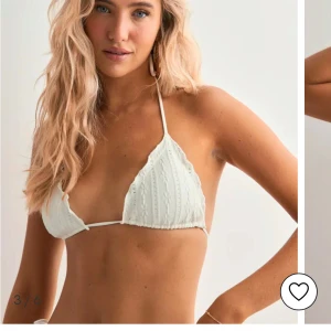 vit bikini topp nelly - vit bikini topp från nelly använd fåtal gånger  och superfin!💞💞