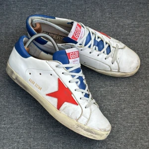 Golden Goose Skor | 41 - Golden Goose Superstar sneakers | Bra skick | Endast skorna ingår | INGA BYTEN | Fraktar spårbart eller möts upp i Täby