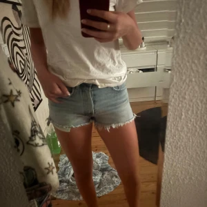 jeans shorts  - byter gärna till liknande i storlek 36