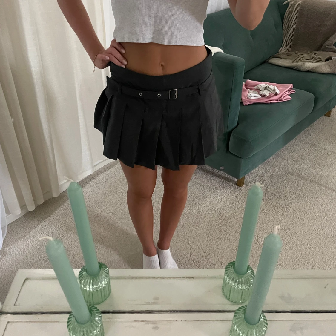 Grå plisserad minikjol från Zara - 2