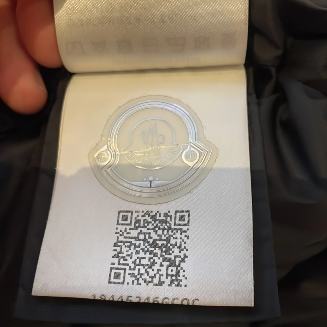 Svart dunväst från Moncler - 4