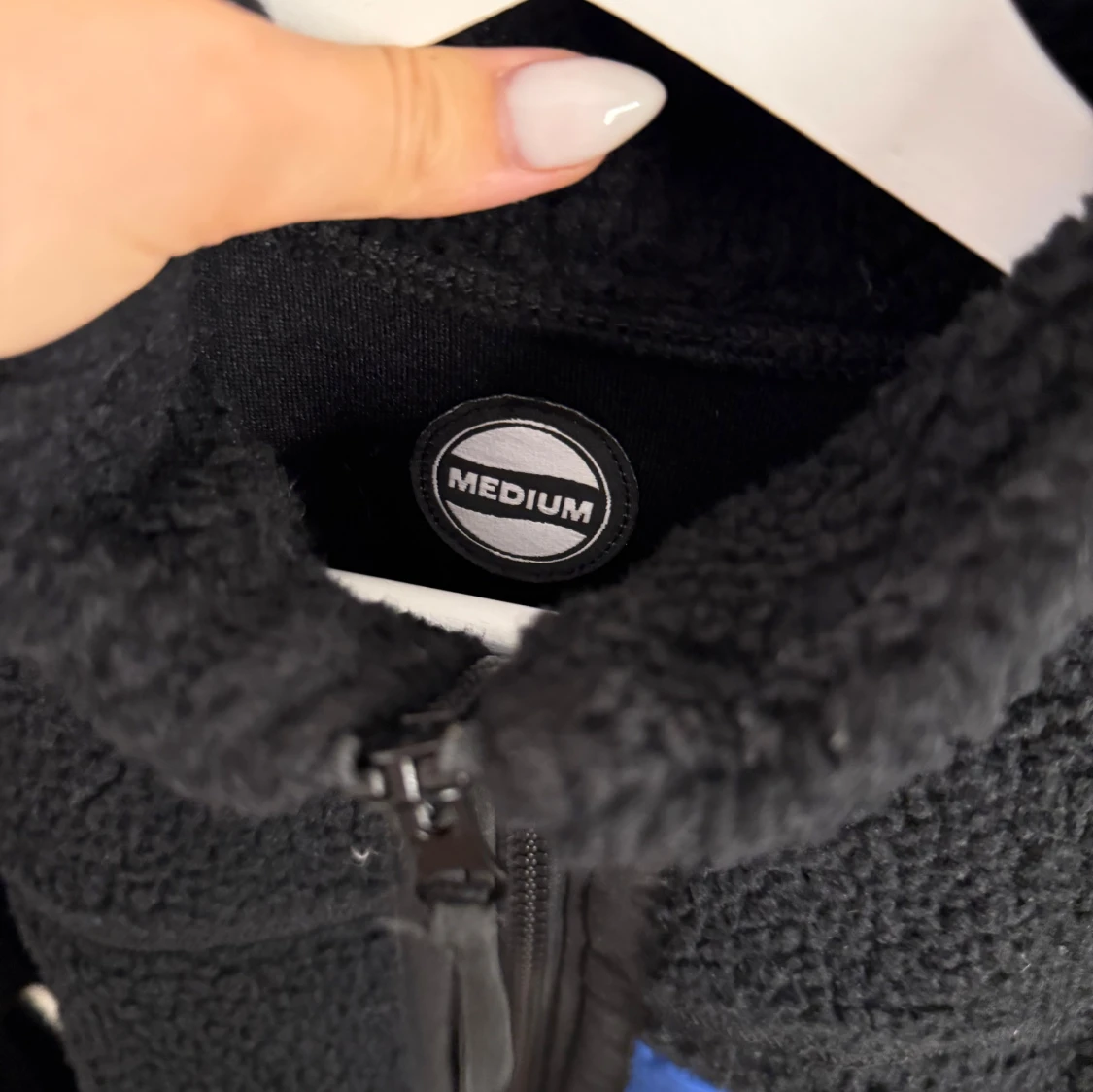 Svart teddyjacka Pepsi med blå detaljer - 2