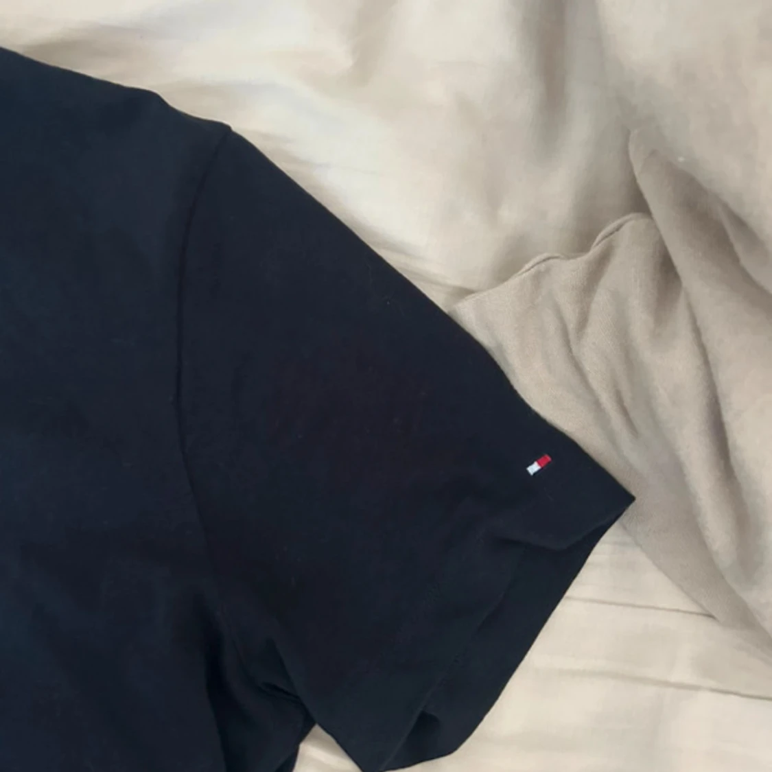 Svart t-shirt Tommy Hilfiger  - 3