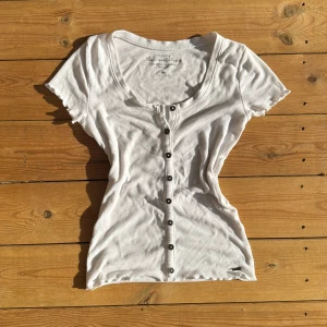 vintage tajt tröja från Hollister❤️ - ribbad tajt tröja med knappar från Hollister❤️ storlek XS