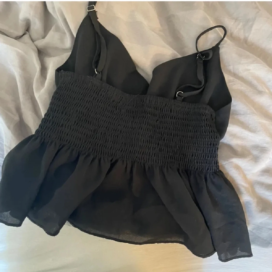 Svart smockad linnetopp  - 1