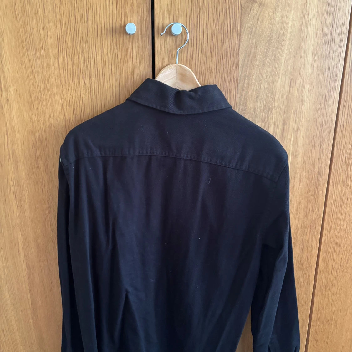 Svart overshirt från H&M i bomull - 1