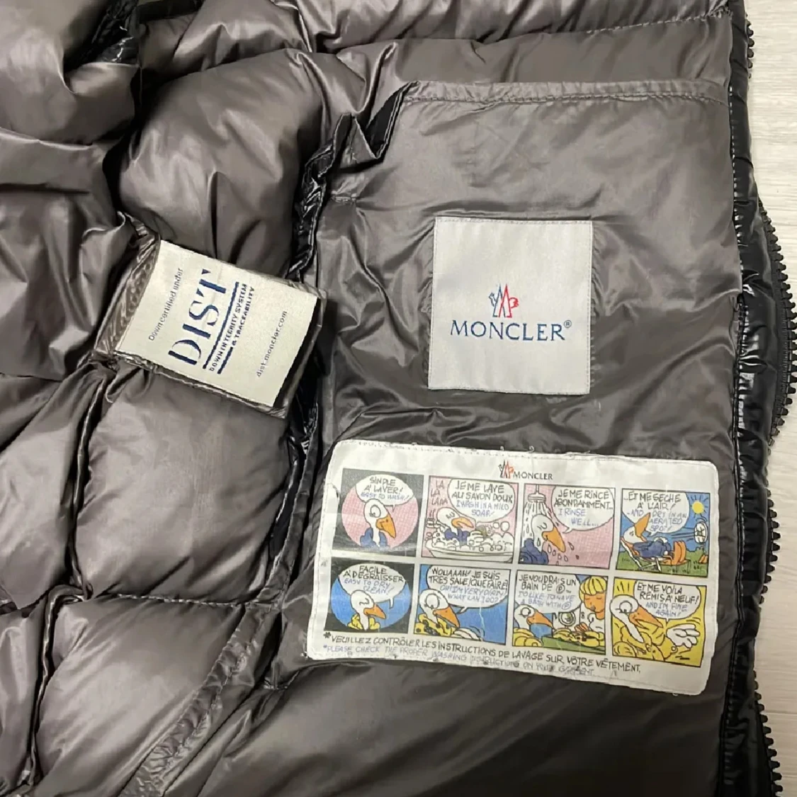 Svart dunväst från Moncler äkta - 2