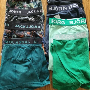 8 par kalsonger från Jack&Jones, Björn Borg mfl. - Snygga märkeskallingar i storlek 170-176. Använda, men fräscha och hela.