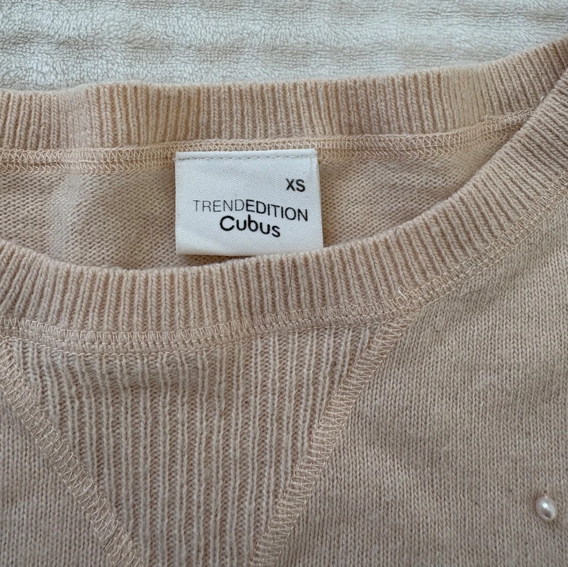 Beige stickad topp med pärlor Cubus XS - 2