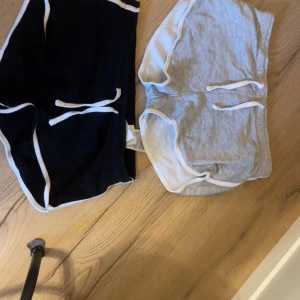 Shorts (M/S) 50kr/st : 90kr för båda - Säljer dess shorts då jag ej använder, har använt fåtal gånger. 