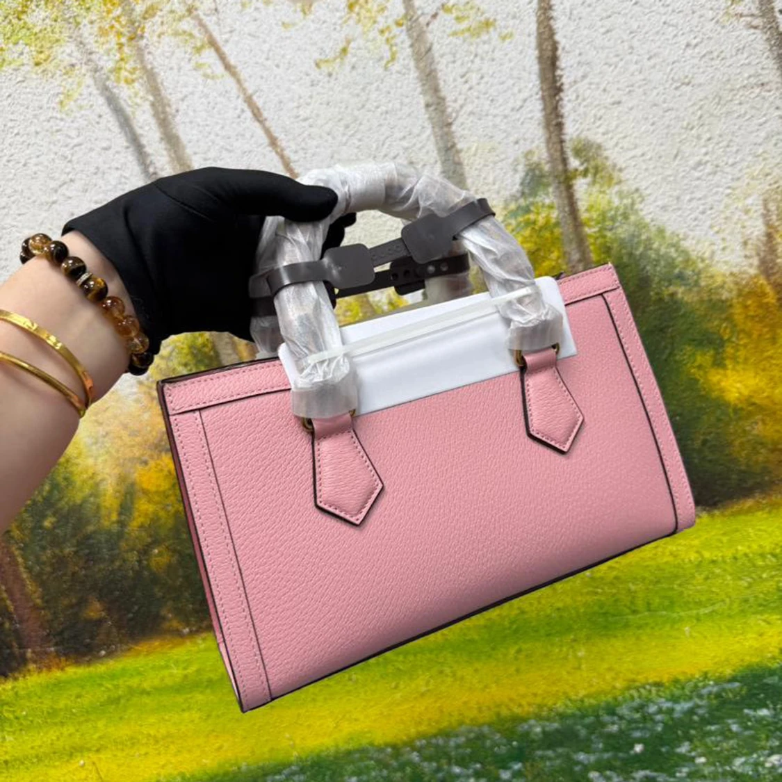 Rosa handväska från Guci i skinn - 1