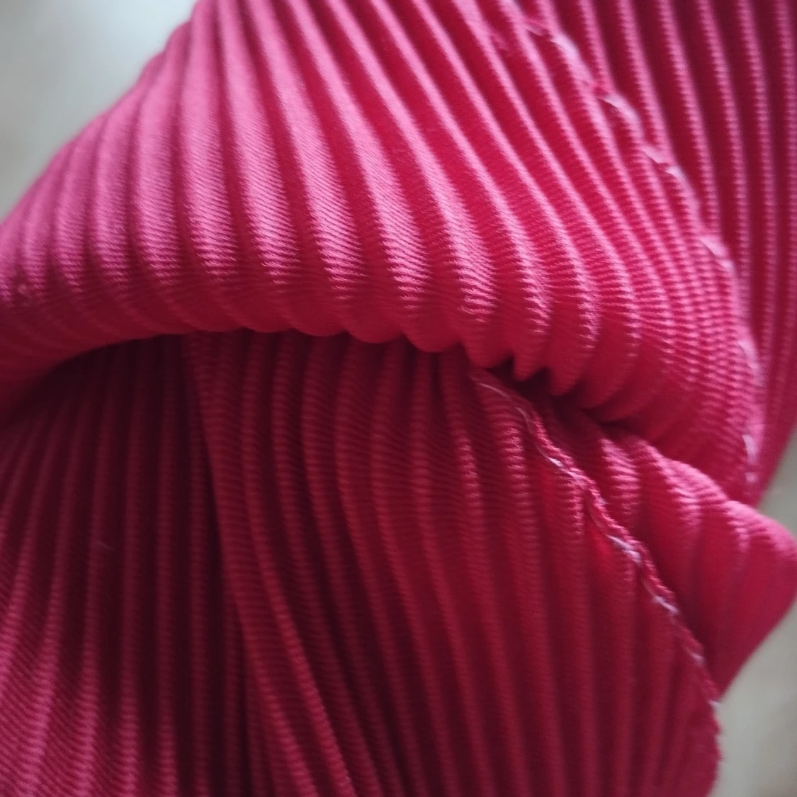 Röd plisserad avlång scarf - 2