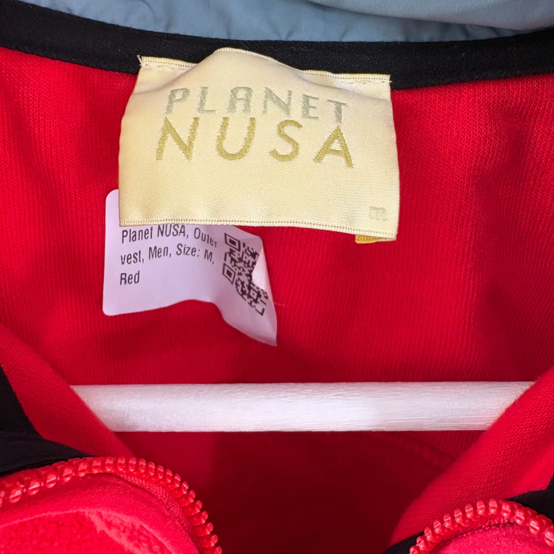 Röd fleeceväst från Planet Nusa - 3
