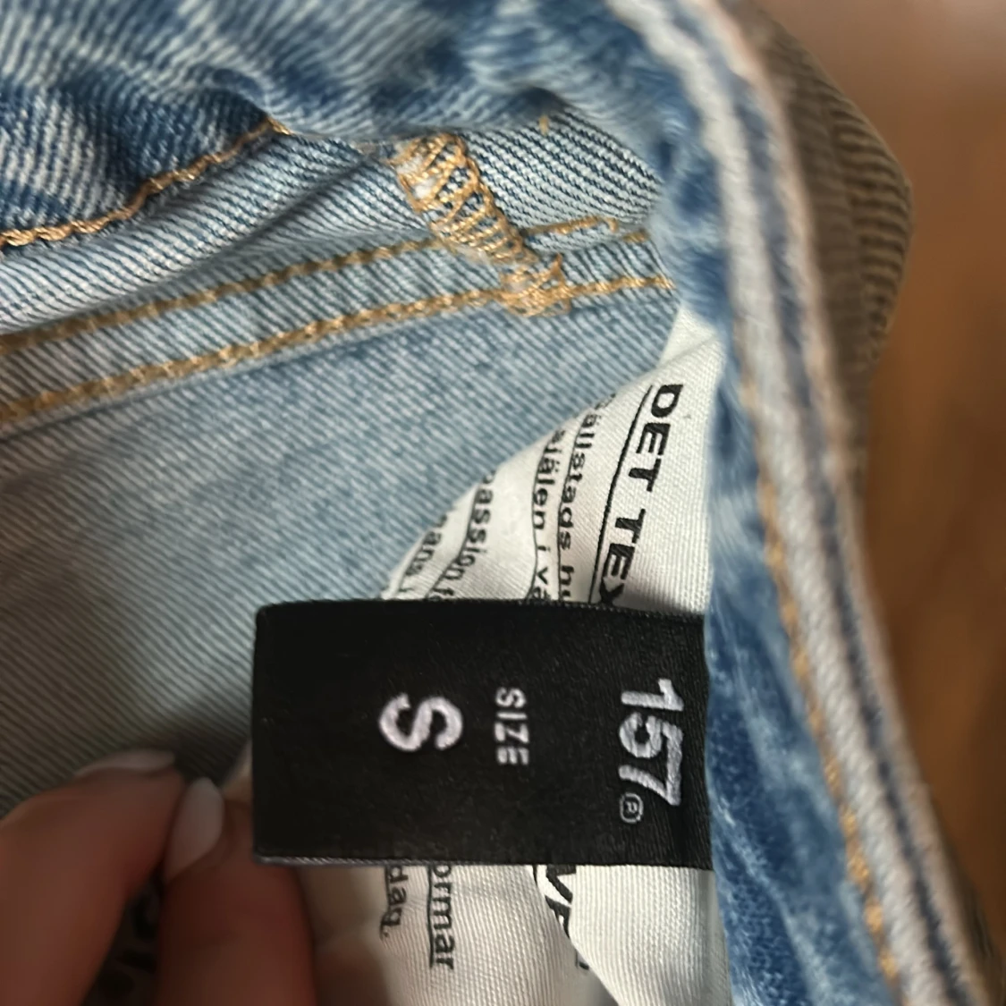 Ljusblå raka jeans med slits - 4