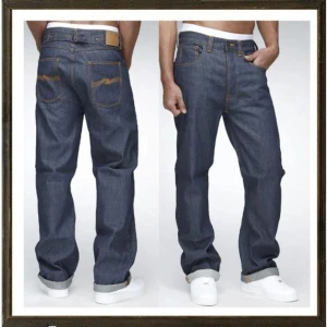 Nudie Jeans - Sjukt schyssta Nudie Jeans, baggy fit. Size 30/34! Modell fast Freddy! Vid frågor kontakta. Allt gott