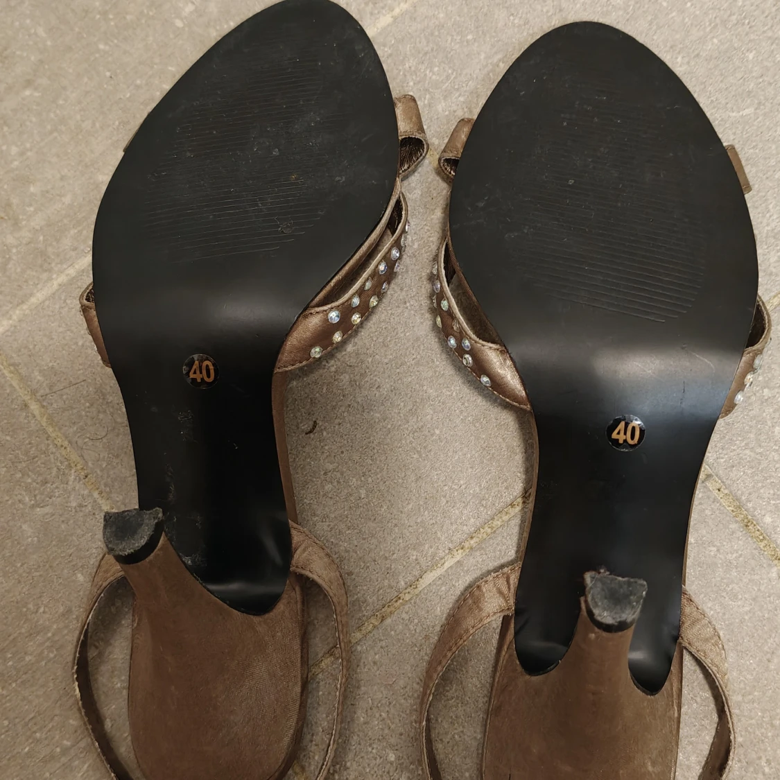 Högklackade skor beige strl 40 - 3