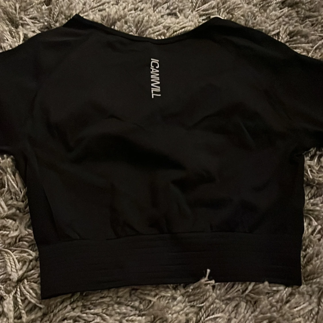 Svart croppad topp från ICANIWILL - 3