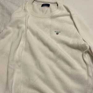 Vit Gant tröja - Fin Gant tröja i mycket bra skick.