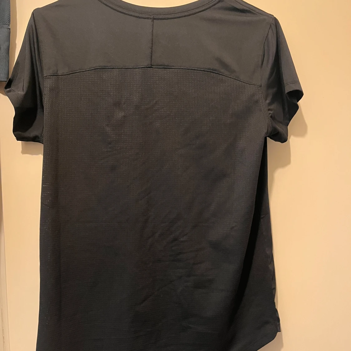 T-shirt träning strl S  - 2