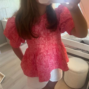 Rosa topp - Snygg rosa topp, som ny!!💞