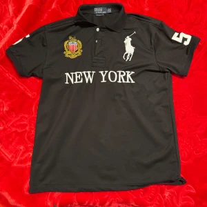 Ralph Lauren Polo New York  - I princip helt ny, använt 1-2 gånger. Säljes då den är för stor för mig.