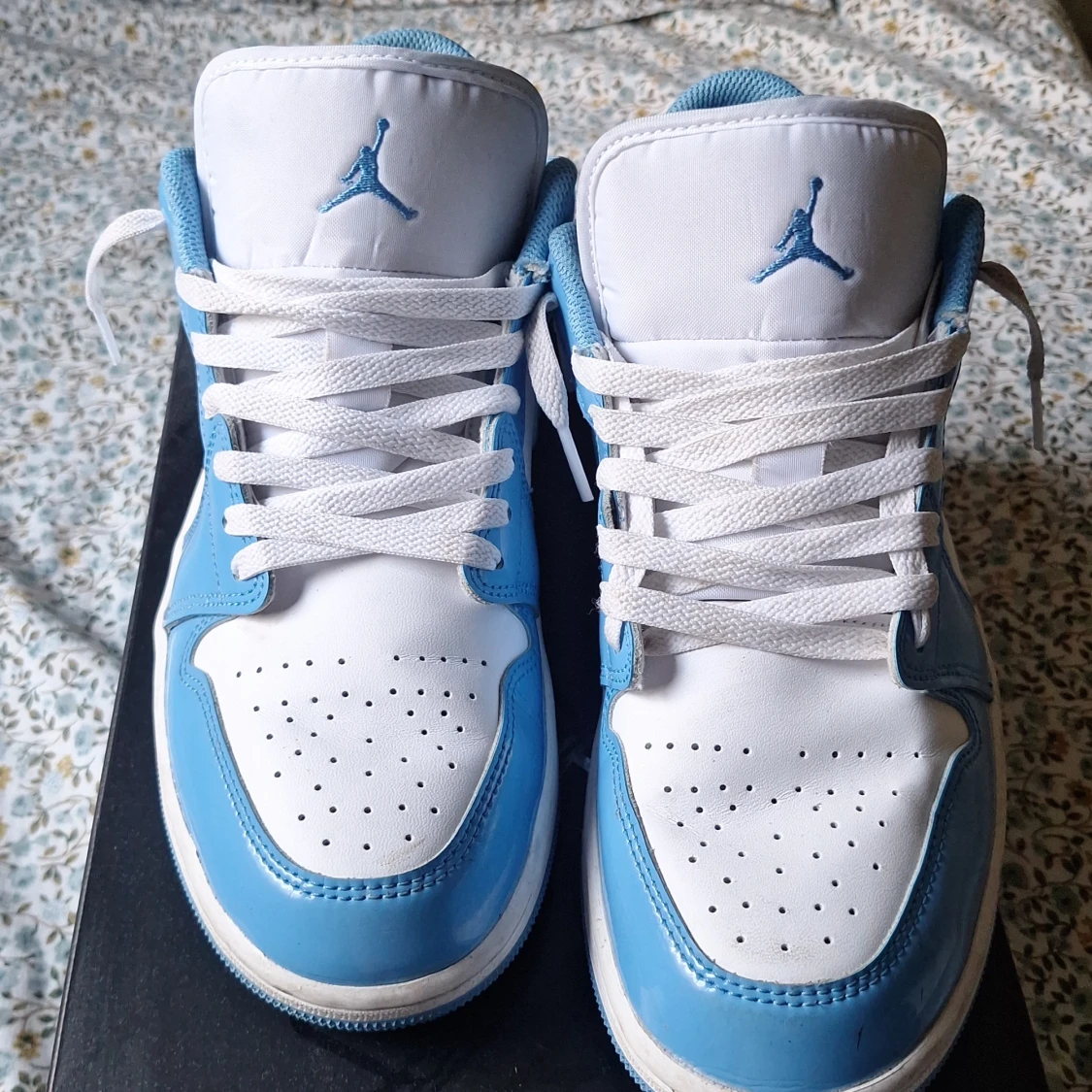 Nike Air Jordan 1 Low UNC blå/vit