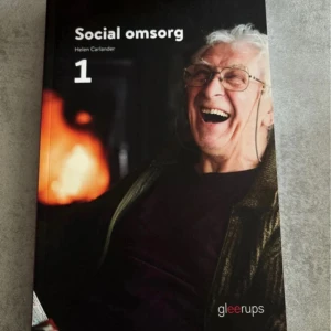 Böcker - Social omsorg 1 ger dig grunderna i att stötta och hjälpa andra, med fokus på kommunikation, bemötande och viktiga begrepp inom omsorg. Perfekt för dig som vill lära dig mer om socialt arbete och utveckla praktiska färdigheter för framtida yrken inom vård och omsorg.