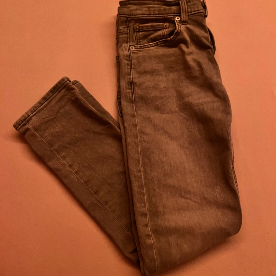 Gråa slim fit-byxor från Lager 157 (W30 L32)