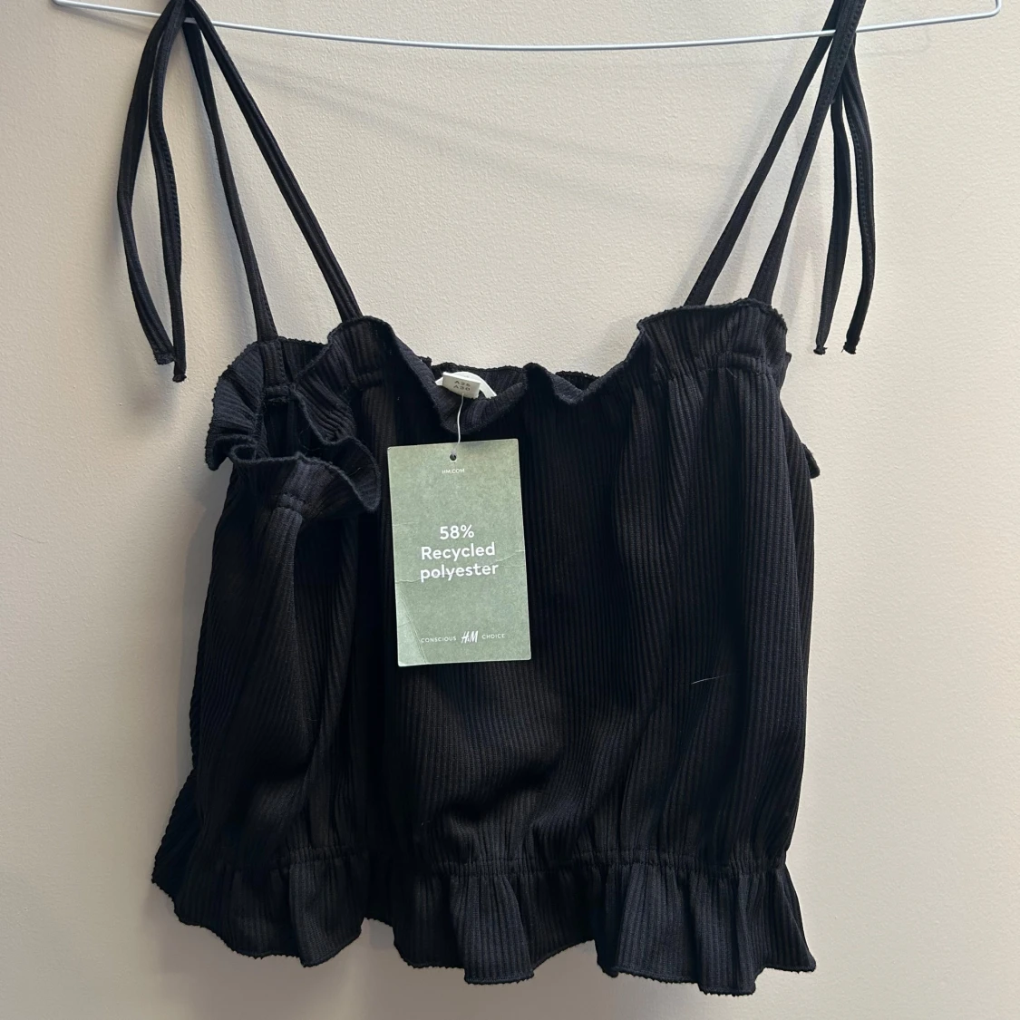 Svart ribbad linnetopp från H&M