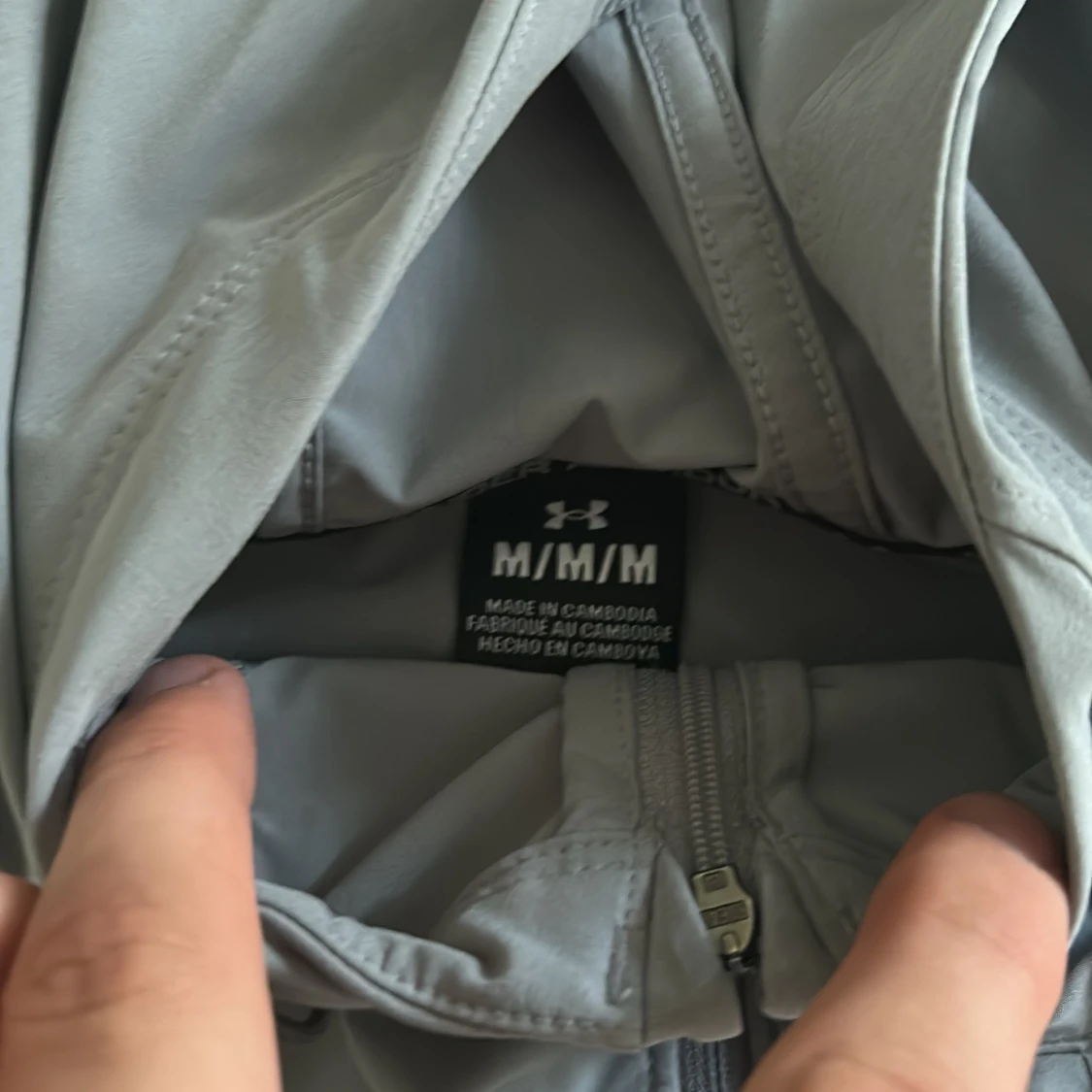 Grå vindjacka från Under Armour M - 1