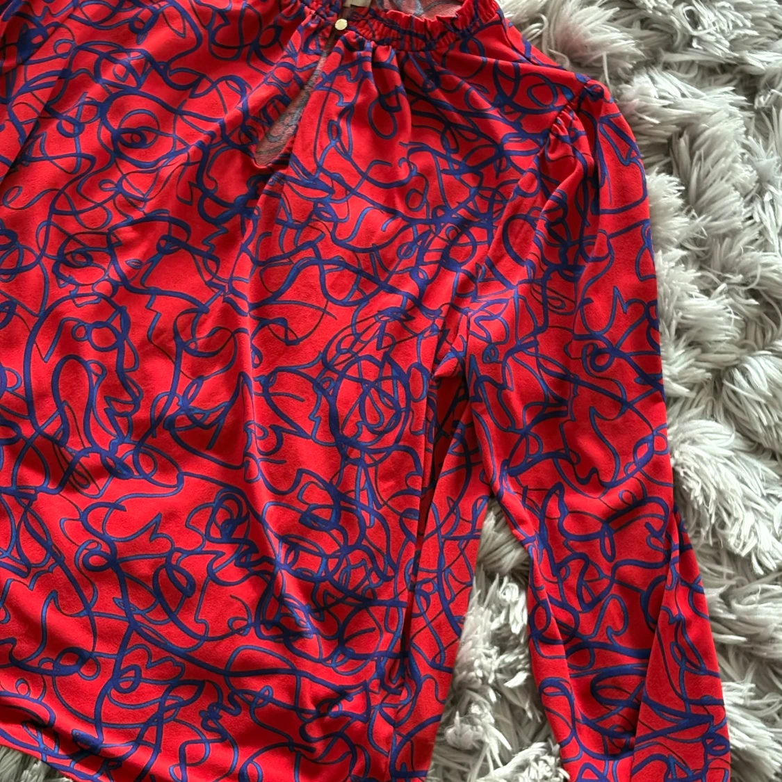 Snygg skön blus - 1