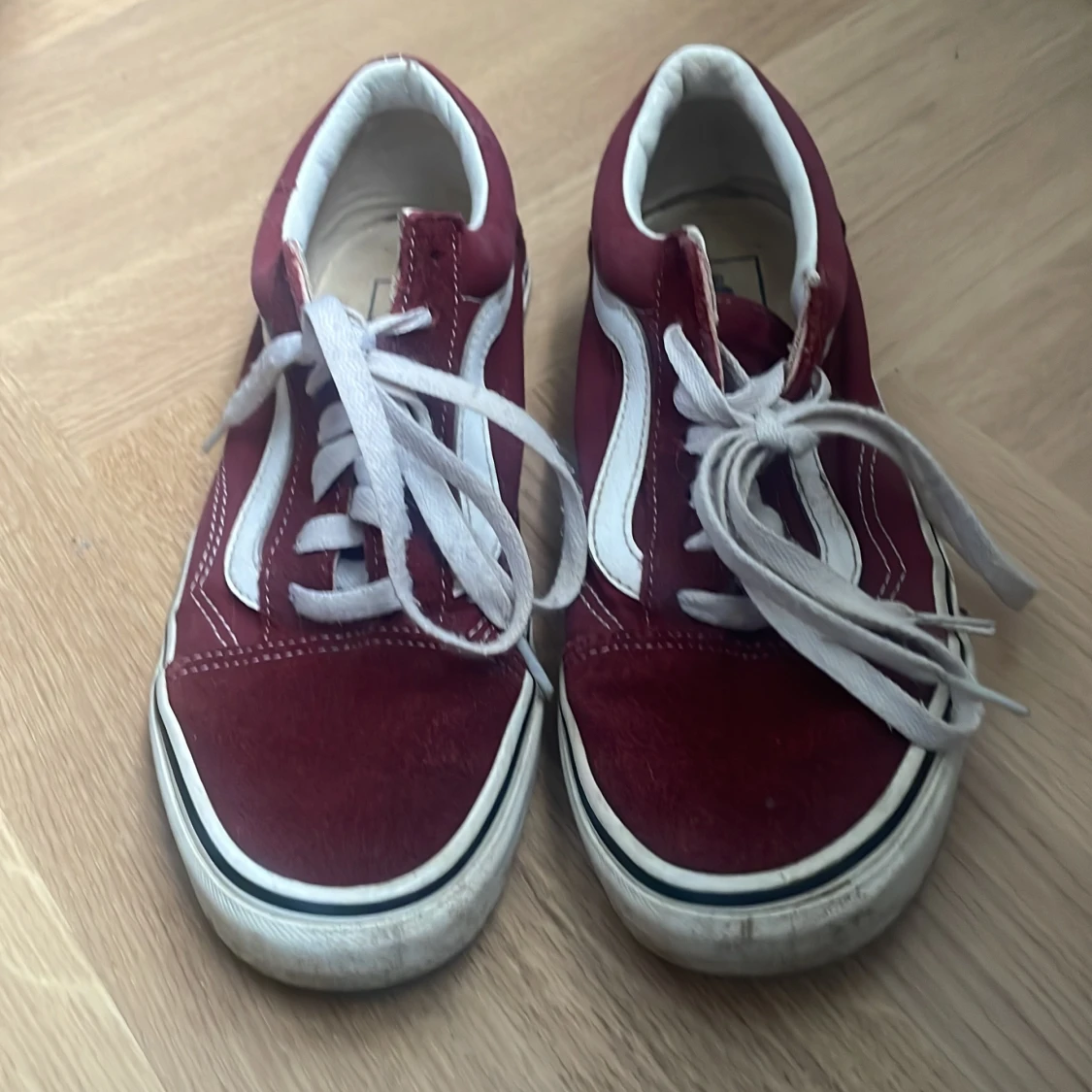 Vinröda Vans canvas sneakers - 1