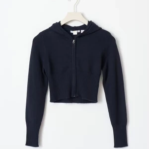 yoga hoodie - säljer den här jätte fina slutsålda mjuka och sköna hoodien, helt oanvänd i storlek 18/164 men passar XS-S också😊