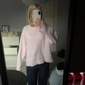 Ljusrosa stickad tröja  - Ljusrosa tröja från Gina tricot Young, stor i storleken❤️ storlek 170