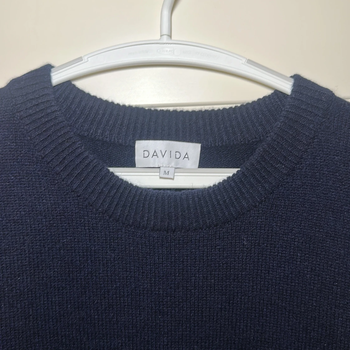 Svart stickad väst från Davida - 1