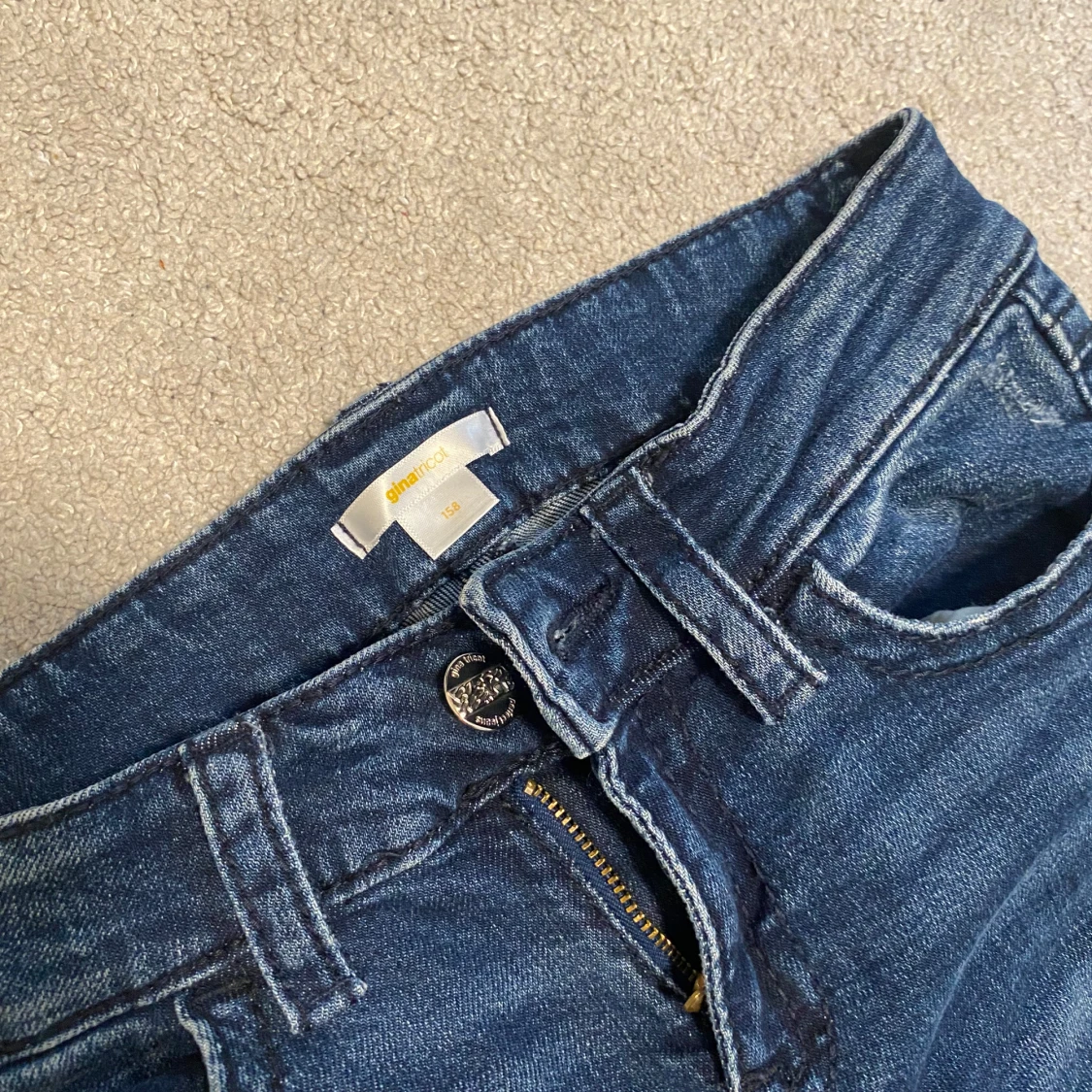 Mörkblå bootcutjeans 🤩 - 3